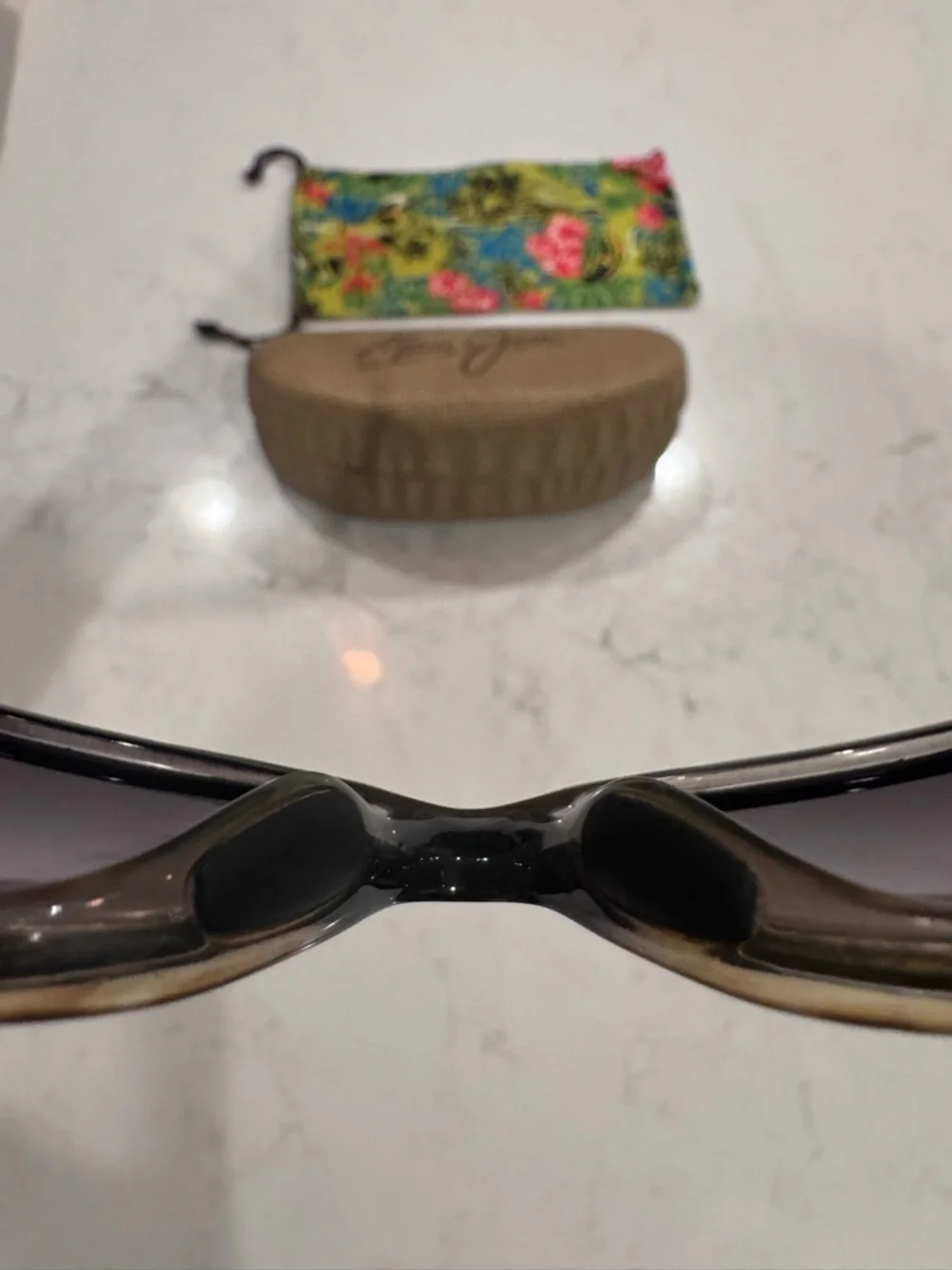 Maui Jim Women's Black to Brown Gradient Frame Sunglasses with Case & Pouch - Picture 7 of 12